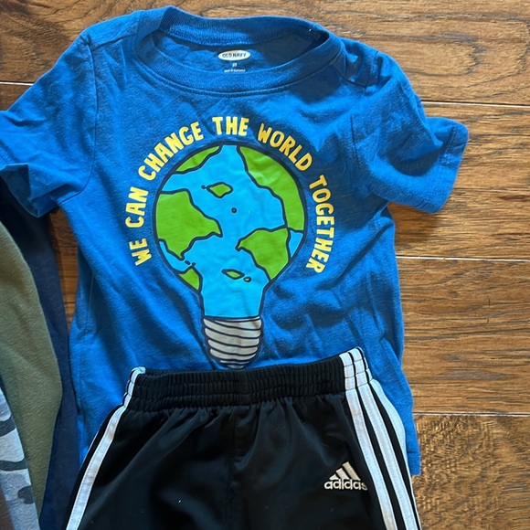 24 Mo boy Lot. Sweat pants/tops. brands, but also Adidas, Old Navy, Carter - Picture 2 of 4
